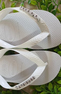 Chinelo Havaianas Top Branco Personalizado com Placa Dourada e Prata – Elegância e Conforto Original