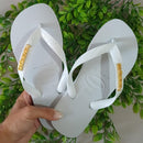 Chinelo Havaianas Top Branco Personalizado com Placa Dourada e Prata – Elegância e Conforto Original